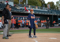 September 24, 2019: Senator Jay Costa participates in the 2019 Capitol All-Stars Legislative Softball Game to Benefit Hunger-Free PA and Feeding Pennsylvania.