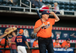 September 24, 2019: Senator Jay Costa participates in the 2019 Capitol All-Stars Legislative Softball Game to Benefit Hunger-Free PA and Feeding Pennsylvania.
