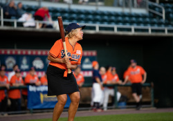 September 24, 2019: Senator Jay Costa participates in the 2019 Capitol All-Stars Legislative Softball Game to Benefit Hunger-Free PA and Feeding Pennsylvania.