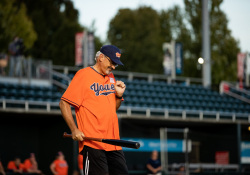 September 24, 2019: Senator Jay Costa participates in the 2019 Capitol All-Stars Legislative Softball Game to Benefit Hunger-Free PA and Feeding Pennsylvania.
