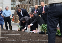 Mayo 6, 2015: Senator Costa joins colleagues at 2015 PA Hunger Garden groundbreaking
