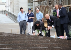 Mayo 6, 2015: Senator Costa joins colleagues at 2015 PA Hunger Garden groundbreaking