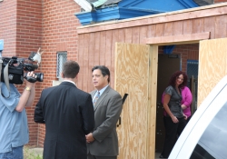 Agosto 27, 2015: Senator Costa and Representative Gainey Hold Diaper Drive for Center for Victims