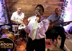May 9, 2019: Senator Costa is a guest bartender at the Hilton Garden Inn in Oakland for the annual #Drink4Pink fundraiser for the Susan G Komen foundation. Proceeds go to finding a cure for breast cancer!