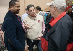 8 de enero de 2020: El senador Costa asiste al 104º Pennsylvania Farm Show.