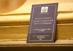 2 de enero de 2020: El senador Costa asiste a la ceremonia de investidura del ejecutivo del condado de Allegheny, Rich Fitzgerald.