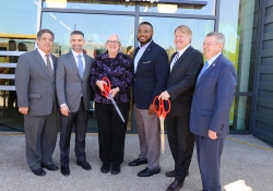 April 29, 2022: Senator Costa attends the ribbon cutting of  Greater Pittsburgh Community Food Bank ’s The Market, a new onsite food pantry.