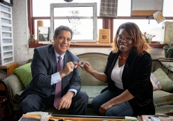October 19, 2018: Senator Jay Costa visits  Knotzland as part of his "In the 43rd" tour.