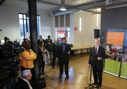 Governor Wolf and Senator Jay Costa Tour AlphaLab Gear on “Jobs that Pay” Tour :: Enero 7, 2016