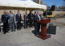 Marzo 23, 2015: Senator Costa Attends Groundbreaking Ceremony for Phase I of the Lower Hill Infrastructure Project.