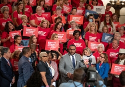 October 4, 2023: Senator Jay Costa joined colleagues and Moms Demand Action Executive Director Angela Ferrell-Zabala and Over 100 Gun Safety Advocates at Statehouse to Call for Action on Gun Safety During Annual Advocacy Day.