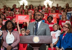 October 4, 2023: Senator Jay Costa joined colleagues and Moms Demand Action Executive Director Angela Ferrell-Zabala and Over 100 Gun Safety Advocates at Statehouse to Call for Action on Gun Safety During Annual Advocacy Day.