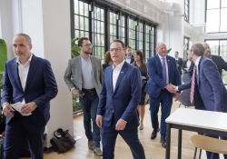 May 27, 2025: Governor Josh Shapiro and Department of Community and Economic Development (DCED) Secretary Rick Siger joined local leaders at the Space Institute at the University of Pittsburgh (Pitt) to highlight the Shapiro Administration’s commitment to fostering Pennsylvania’s innovation economy.