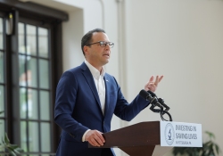 May 27, 2025: Governor Josh Shapiro and Department of Community and Economic Development (DCED) Secretary Rick Siger joined local leaders at the Space Institute at the University of Pittsburgh (Pitt) to highlight the Shapiro Administration’s commitment to fostering Pennsylvania’s innovation economy.