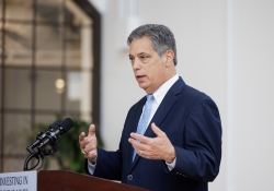 May 27, 2025: Governor Josh Shapiro and Department of Community and Economic Development (DCED) Secretary Rick Siger joined local leaders at the Space Institute at the University of Pittsburgh (Pitt) to highlight the Shapiro Administration’s commitment to fostering Pennsylvania’s innovation economy.