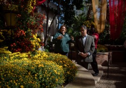 October 11, 2022: Senator Jay Costa visits the Phipps Conservatory.
