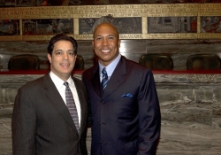 Mayo 22, 2012: Senator Costa Welcomes Hines Ward to the State Capitol