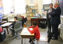 15 de enero de 2020: El senador Costa visitó Provident Charter School en el barrio Troy Hill de Pittsburgh para aprender más sobre cómo la escuela desempeña un papel único en la atención de las necesidades de los estudiantes de la zona con diferencias de aprendizaje como la dislexia.