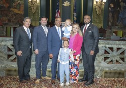 27 de junio de 2023: Roberto Clemente, Jr. y su familia vinieron a Harrisburg en honor del 50 aniversario de la entrada de Roberto Clemente en el Salón de la Fama del Béisbol.
