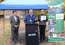 November 1, 2022: Senator Jay Costa joins DCNR Secretary Cindy Adams Dunn to visit Wilkinsburg to announce $110,000 in new grant funding to help rehabilitate Rosa Parks Park in the Allegheny County borough.
