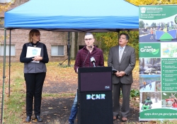 November 1, 2022: Senator Jay Costa joins DCNR Secretary Cindy Adams Dunn to visit Wilkinsburg to announce $110,000 in new grant funding to help rehabilitate Rosa Parks Park in the Allegheny County borough.