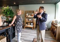 August 17, 2022: Senator Jay Costa visits the Cheese Queen in Pittsburgh.