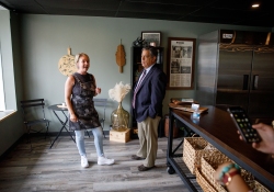 August 17, 2022: Senator Jay Costa visits the Cheese Queen in Pittsburgh.