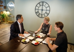 August 17, 2022: Senator Jay Costa visits the Cheese Queen in Pittsburgh.