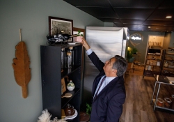 August 17, 2022: Senator Jay Costa visits the Cheese Queen in Pittsburgh.