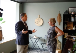 August 17, 2022: Senator Jay Costa visits the Cheese Queen in Pittsburgh.