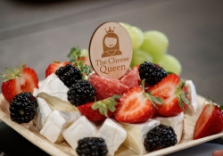 August 17, 2022: Senator Jay Costa visits the Cheese Queen in Pittsburgh.