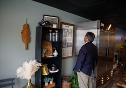 August 17, 2022: Senator Jay Costa visits the Cheese Queen in Pittsburgh.