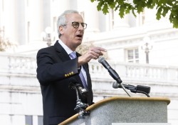 May 7, 2024: Sen. Costa spoke to the crowd of more than 600 students who gathered for the annual Day at the Capitol for the Tobacco Resistance Unit, a youth program affiliated with the American Lung Association.