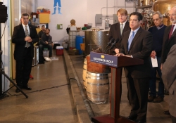 Marzo 10, 2016: Senator Costa spoke at a press conference at Wiggle Whiskey in the Strip District where Governor Wolf spoke about the executive order he signed that increased the minimum wage for state employees under his jurisdiction.