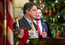 December 14, 2021: Senator Costa attended the annual Wreaths Across America ceremony in the Capitol today. The event honors fallen service members through the donation of millions of wreaths to cemeteries across America.