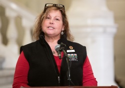December 14, 2021: Senator Costa attended the annual Wreaths Across America ceremony in the Capitol today. The event honors fallen service members through the donation of millions of wreaths to cemeteries across America.